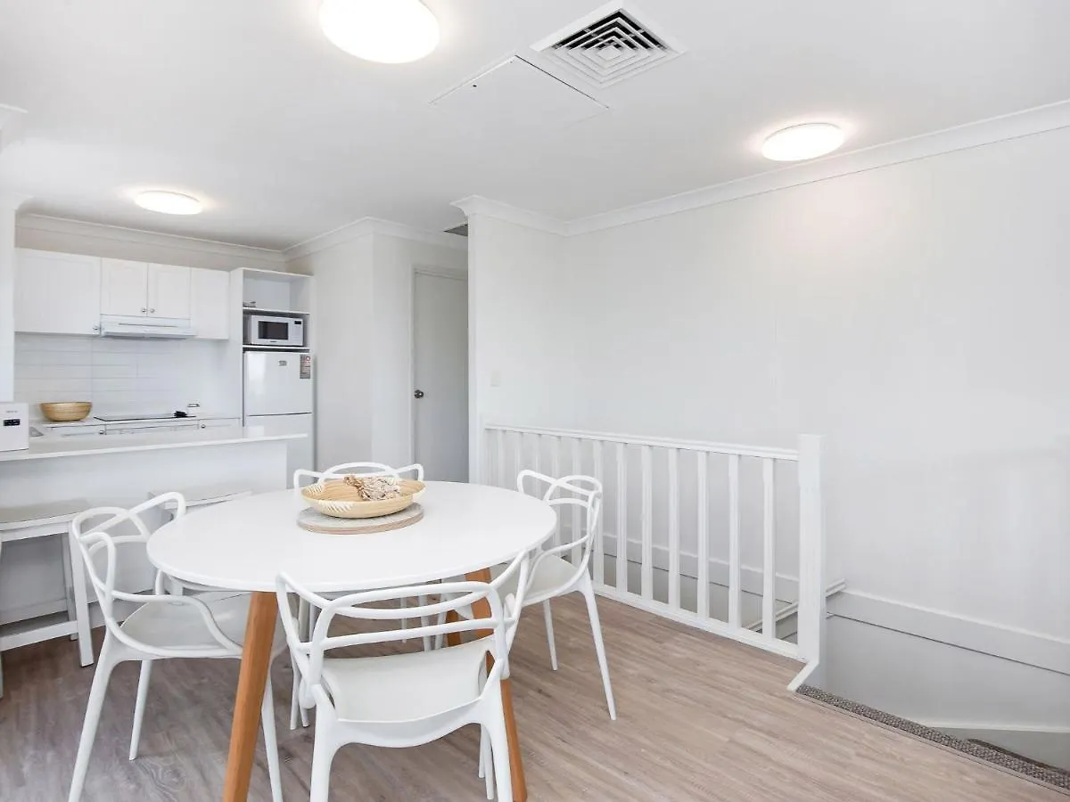 Apartment Calypso Plaza Resort Unit 462 Gold Coast Australia
